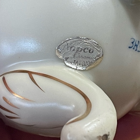 Vintage Napco Hand-Painted Floral Cracked Egg Ceramic Three-Footed Vase - Picture 6 of 7